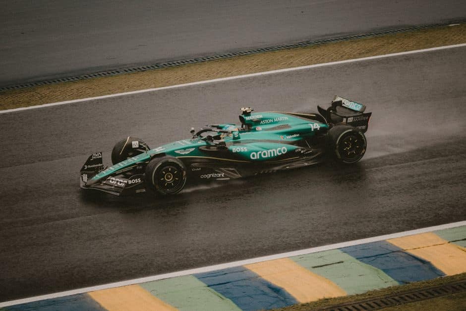 Por que o Aston Martin estreou pacote B-spec e sofreu falha na Hungria? — Fórmula 1