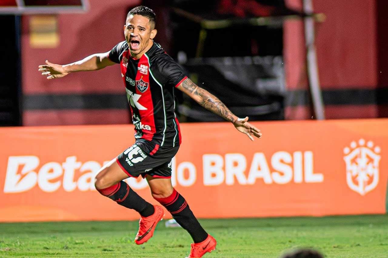 Vitória goleia Athletico e avança às quartas da Copa do Brasil — Futebol