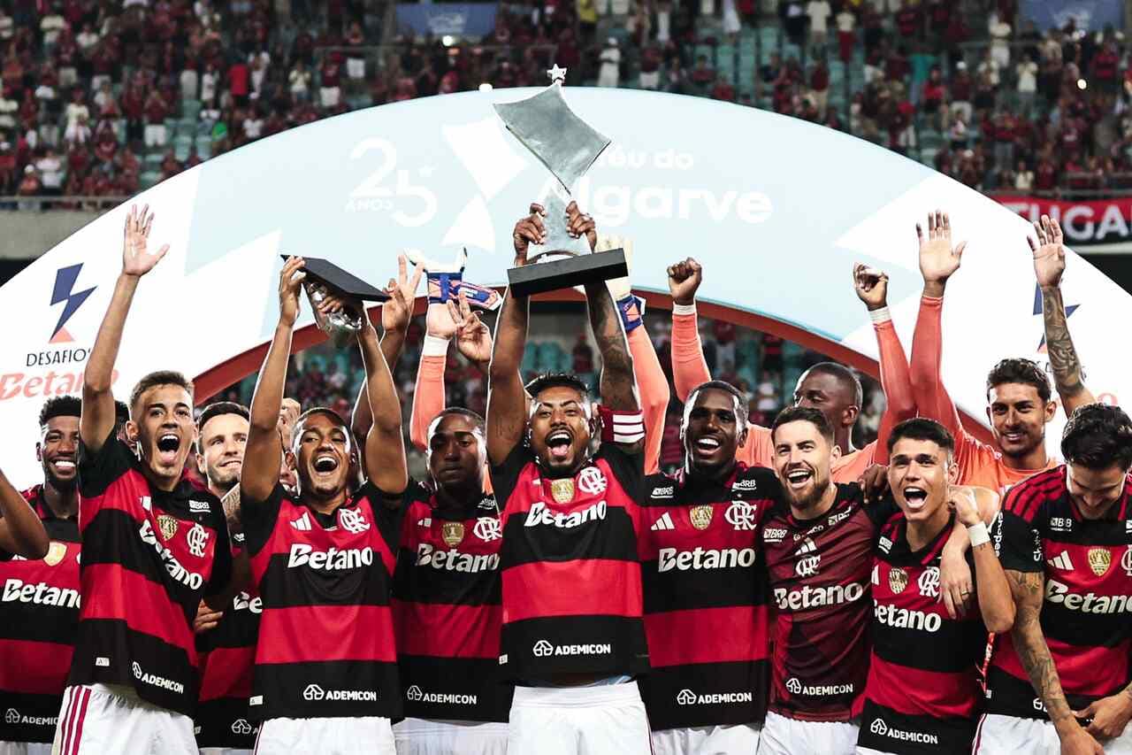 Vitória sobre Benfica expõe bom momento do Flamengo na Europa — Futebol