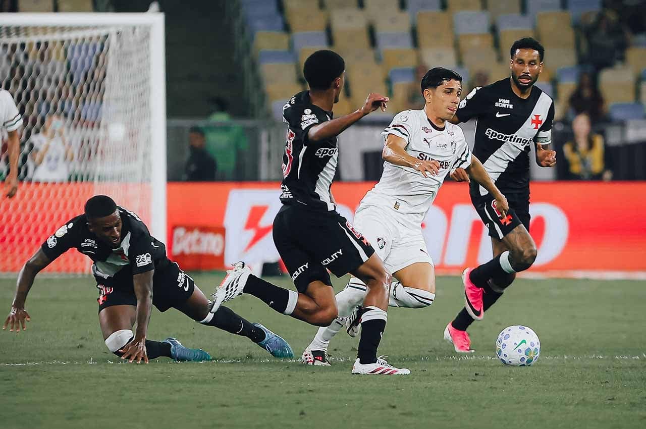 Vasco e Fluminense empatam sem gols no clássico das oitavas — Futebol