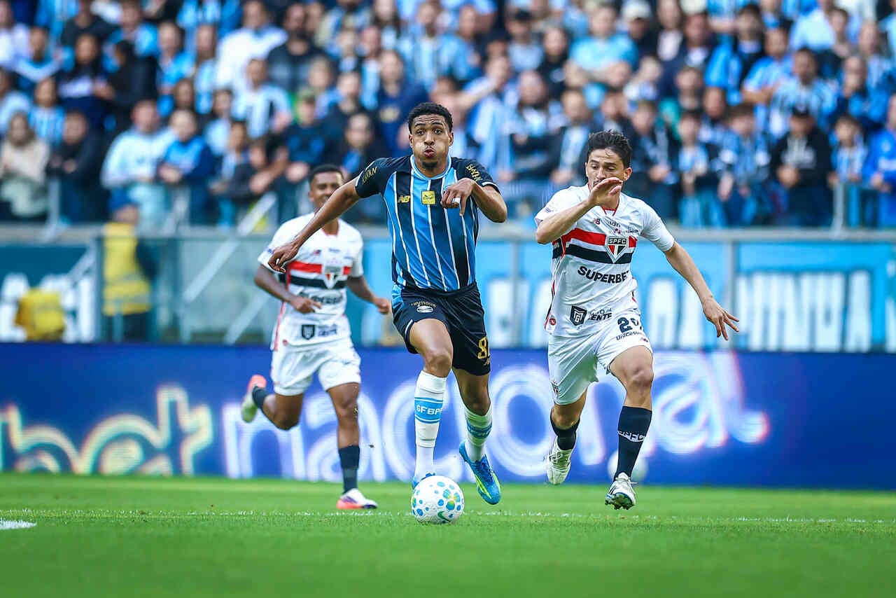 Súmula registra ofensas de Rafinha e vice do Grêmio na vitória por 2 a 1 — Futebol