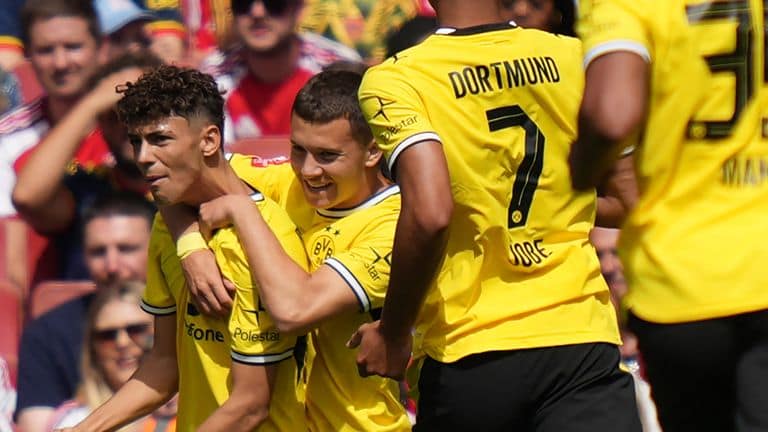 Arsenal perde para Dortmund e expõe buracos na defesa na Emirates Cup — Futebol