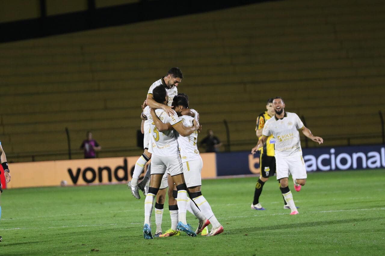Como o gol nos acréscimos de Diego Gonçalves consolidou a liderança do Criciúma na Série B? — Futebol