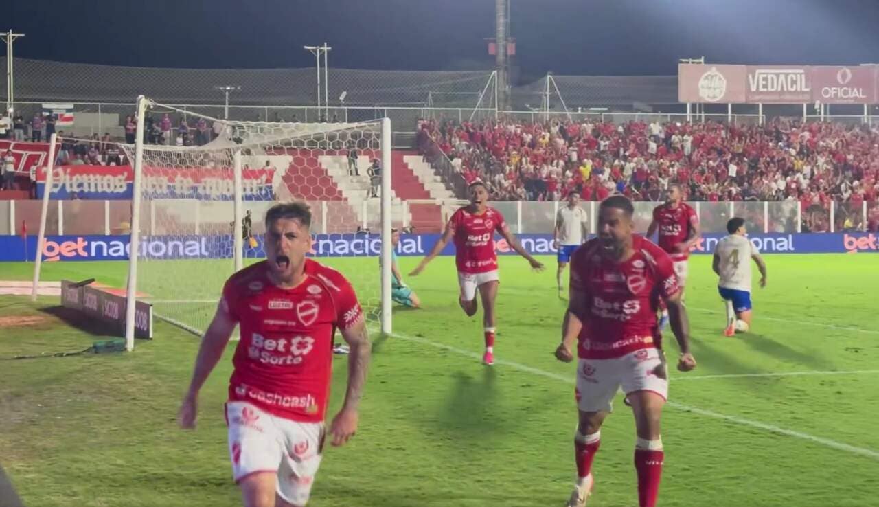 Como o Vila Nova aproveitou a força em casa para assumir a vice-liderança? — Futebol