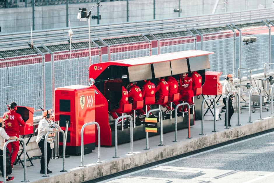 Toto Wolff explode contra engenheiros após falha nas bandeiras azuis no GP da Hungria — Fórmula 1