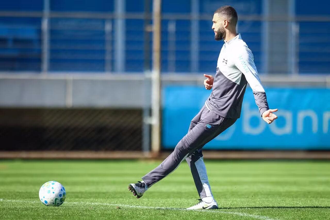 Vitória desiste de Wagner Leonardo após impasse com o Grêmio — Futebol