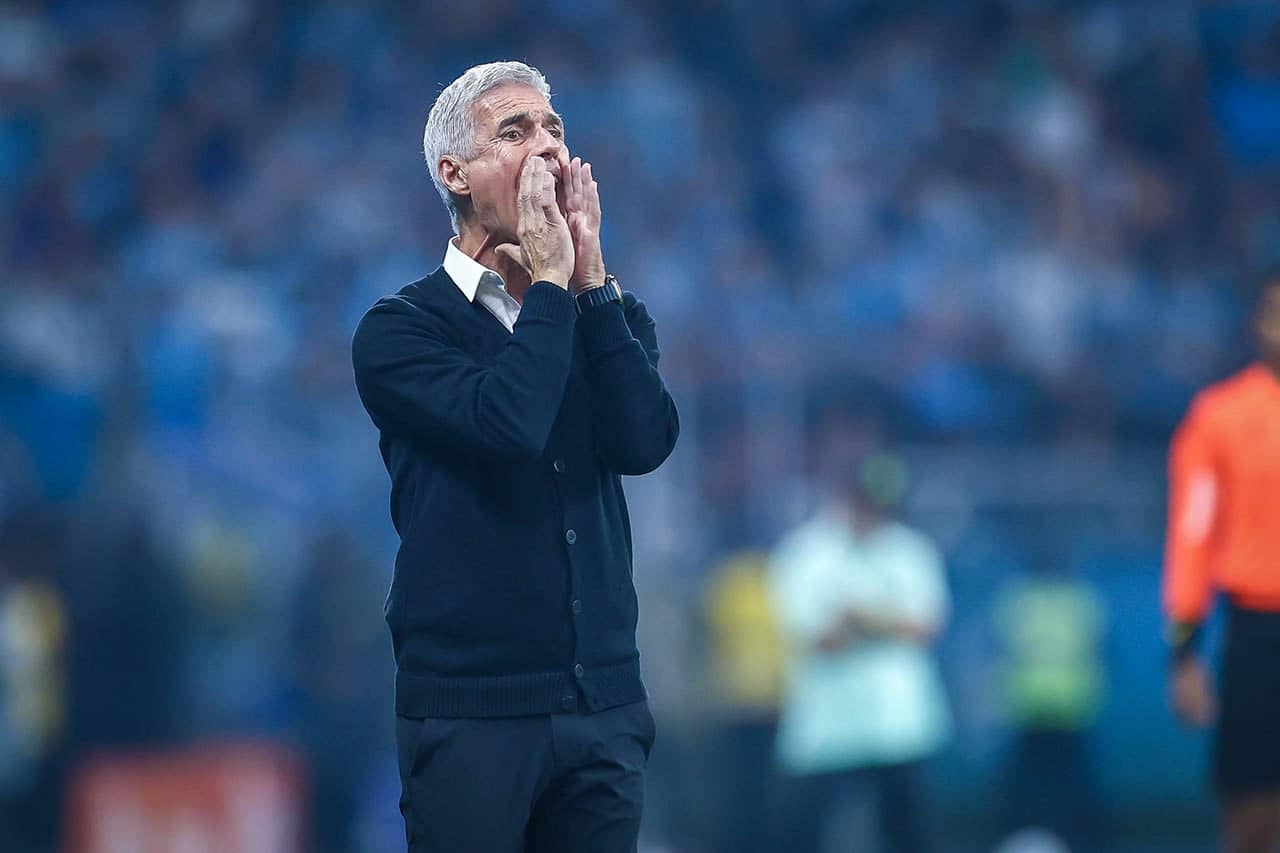 Por que Luís Castro assume a culpa total pela goleada do Grêmio? — Futebol