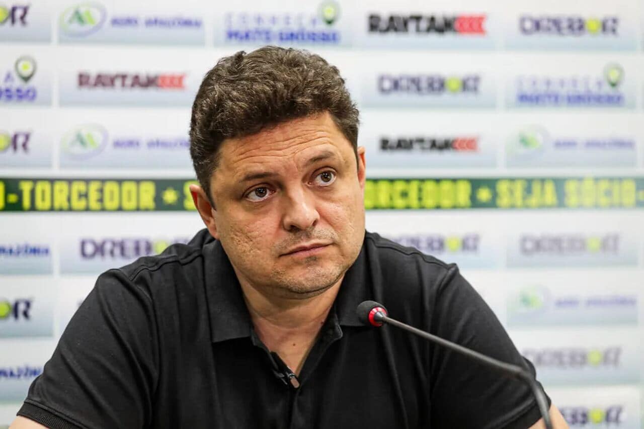 Presidente do Cuiabá detona Corinthians e exige manutenção de transfer ban — Futebol