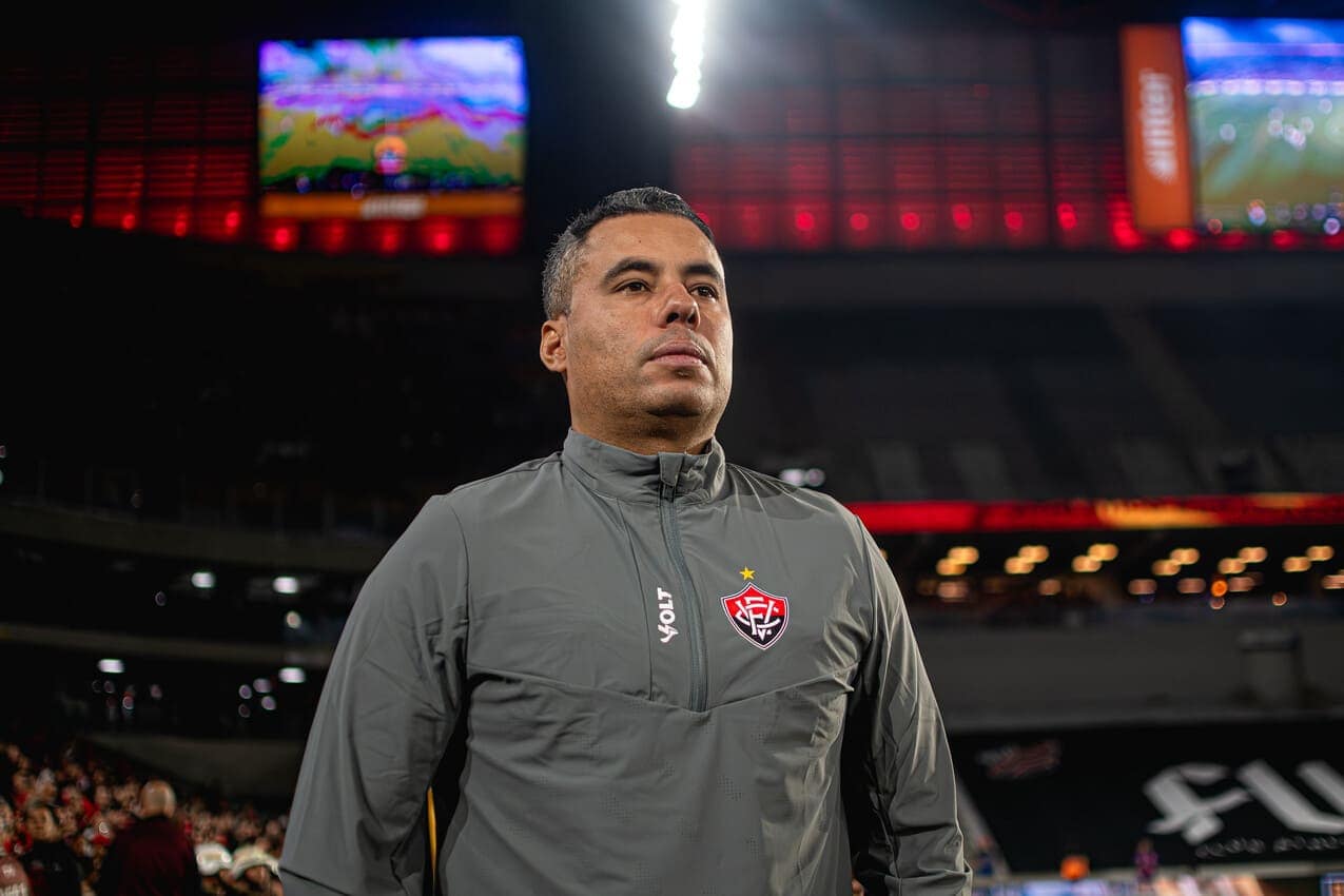 Por que Jair Ventura provocou o Athletico após a classificação do Vitória? — Futebol