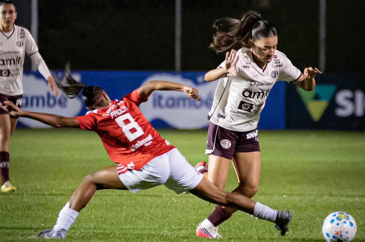 Ferroviária vira sobre Internacional e entra no G4 do Brasileirão — Futebol