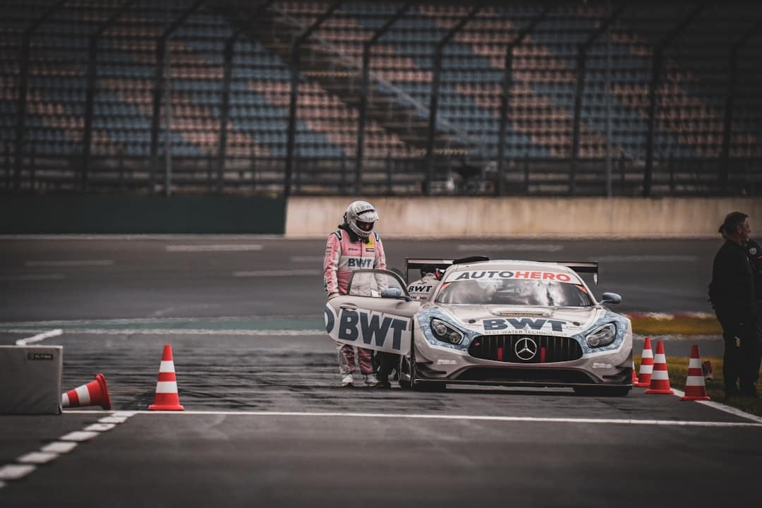 Russell respira aliviado e mira recuperação no título após conserto da Mercedes — Fórmula 1