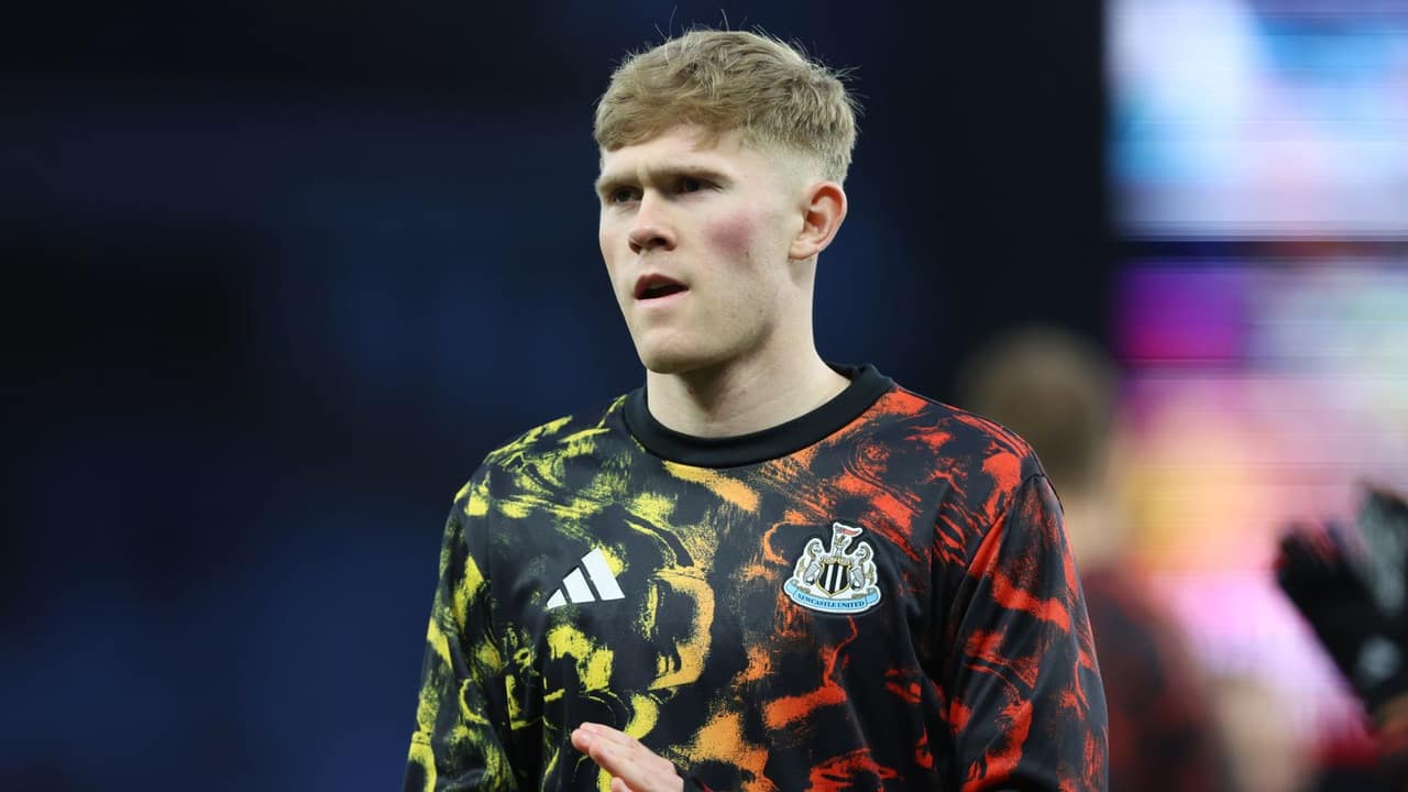 Newcastle barra United e recusa vender Lewis Hall no mercado de verão — Futebol