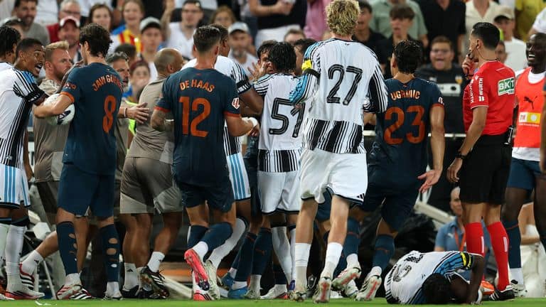 Virada do Newcastle no Troféu Naranja revela impacto imediato de Jaissle — Futebol