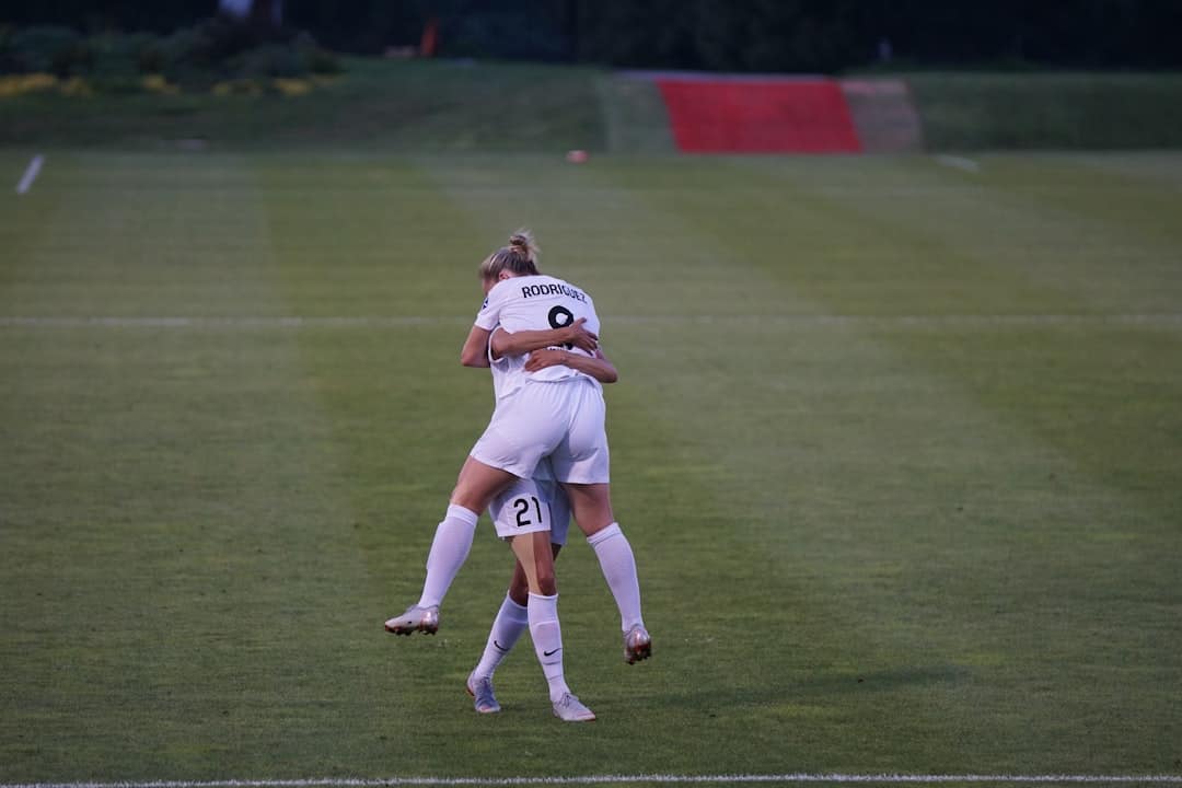 Palmeiras vence Corinthians com gol de ex e assume liderança no Paulistão Feminino — Futebol