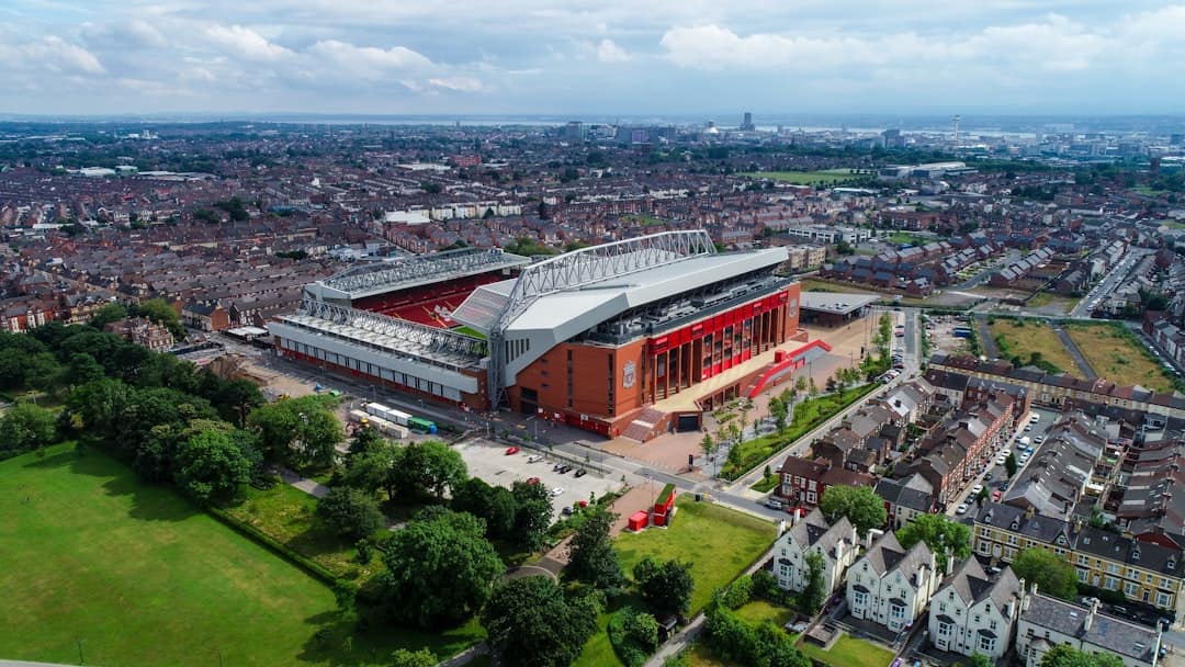Clubes da Premier League gastam bilhões na janela de 2026 — Futebol