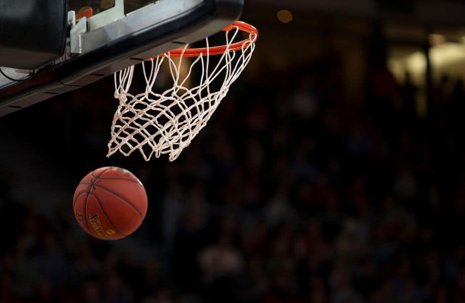 LeBron James acerta com Philadelphia 76ers e estende carreira para 24ª temporada — Basquete