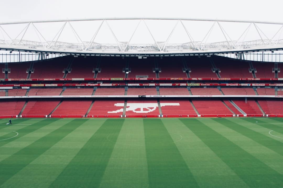 Manchester United avança na briga por Lewis Hall após recusa ao Chelsea — Futebol