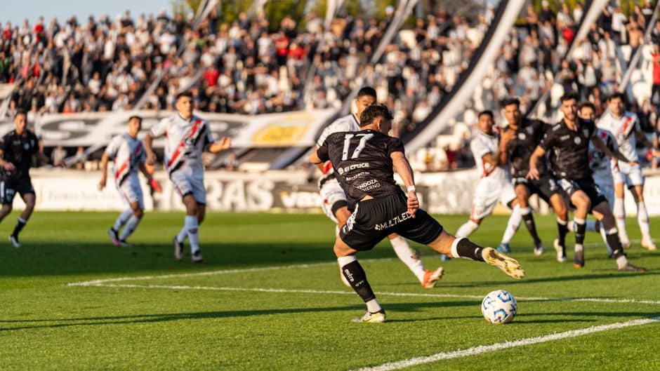 Juventude e contrato longo explicam valor superior de Enzo Fernández — Futebol