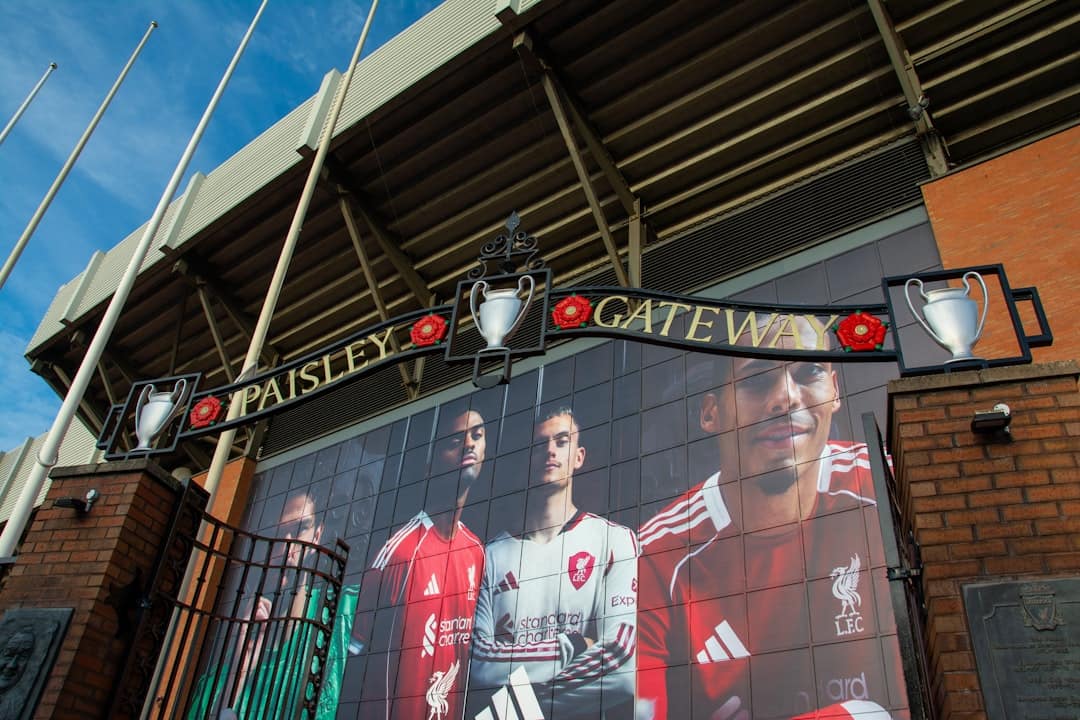 Por que o Chelsea contratou Henderson e Welbeck na mesma janela? — Futebol
