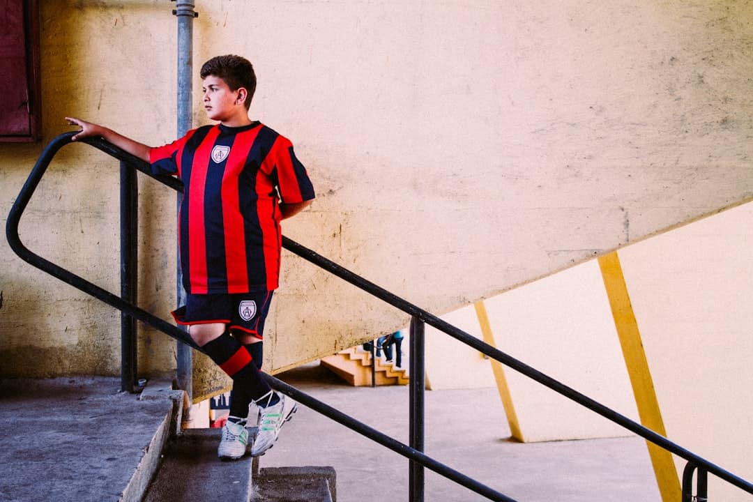 Manchester United avança na briga por Lewis Hall após recusa ao Chelsea — Futebol