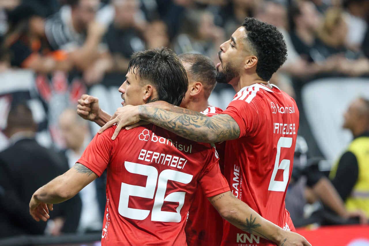 Como o Internacional eliminou o Corinthians mesmo perdendo em Itaquera? — Futebol