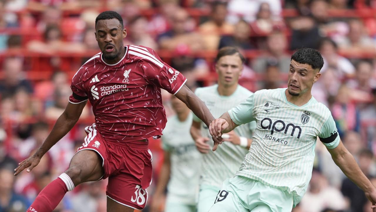 Liverpool desperdiça dois gols de vantagem e perde para o Monaco na estreia de Iraola em Anfield — Futebol