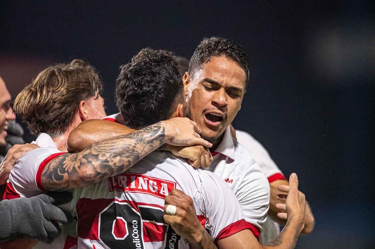 CRB explode na frente, mas defesa vazada freia a briga por G6 na Série B — Futebol