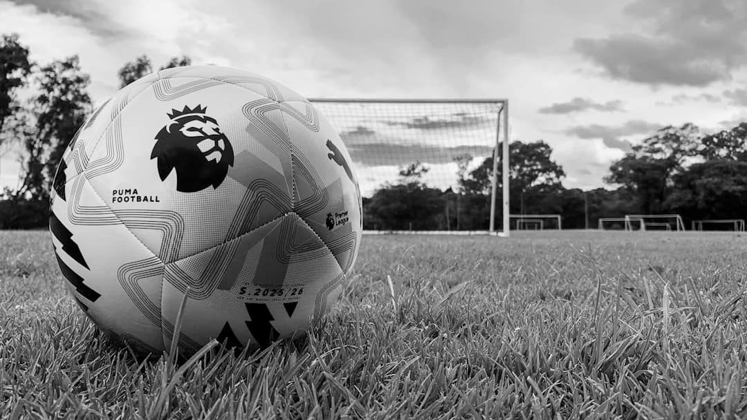 Mais de 150 jogos na Premier League: Sian Massey-Ellis se aposenta e assume cargo na FA — Futebol