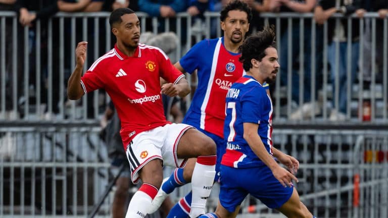 Amad e Mbeumo viram o jogo e dão alívio ao United contra o PSG na Suécia — Futebol