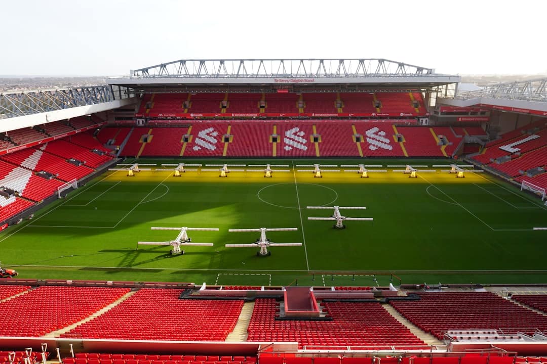 Por que a FSG aceitou Bezos e Bhatia no Liverpool agora? — Futebol